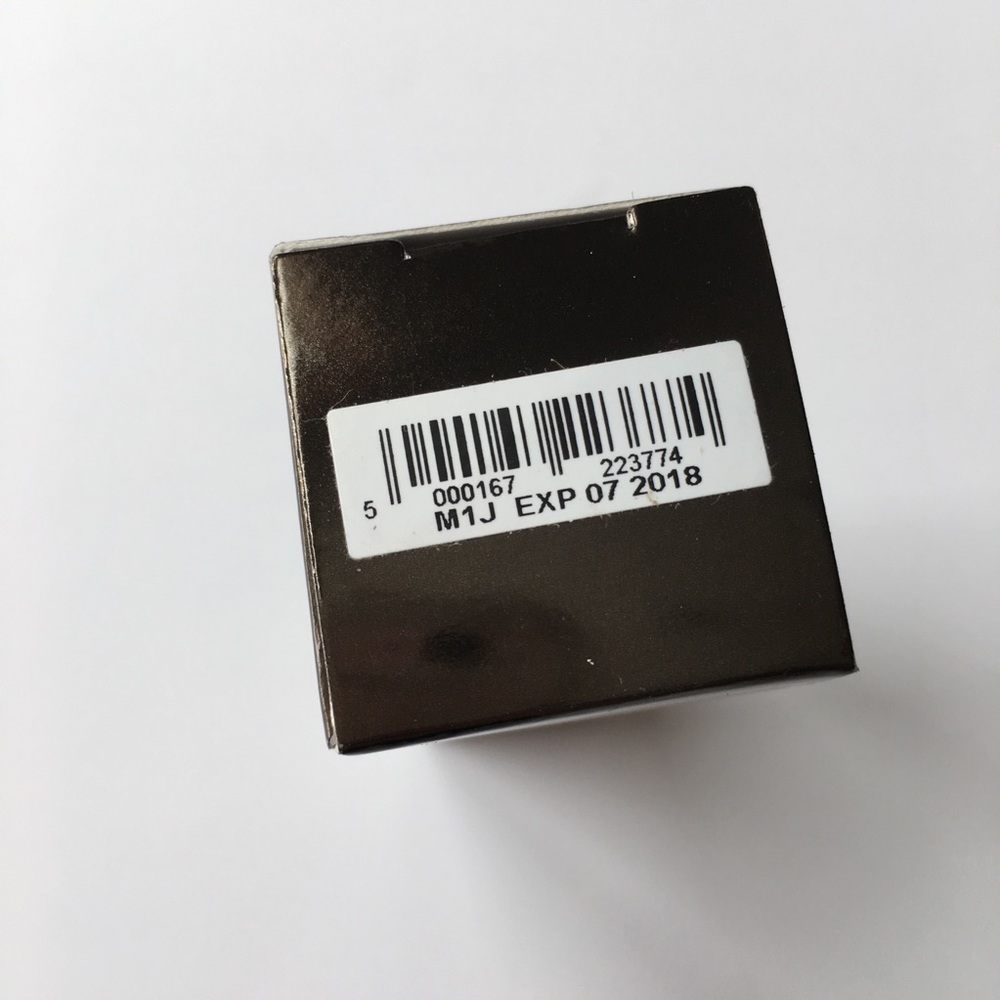 No. 7 Beautifully Matte Foundation New in Box - Picture 2 of 5